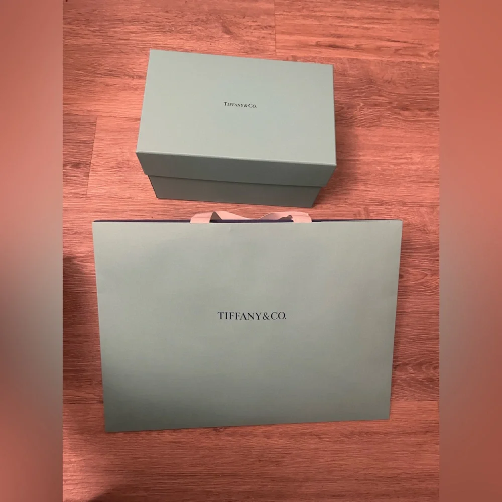 NEW TIFFANY BLUE BOX AND BAG - Picture 3 of 5